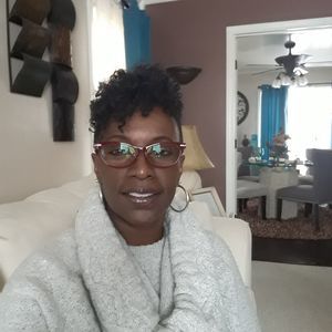 Meet your Posher, Dana